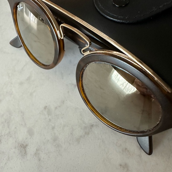 Ray Ban RB 4256 6092/5A Small - Tortoise/Gold 46-20-145 mm 46-20-145 mm - Picture 4 of 10